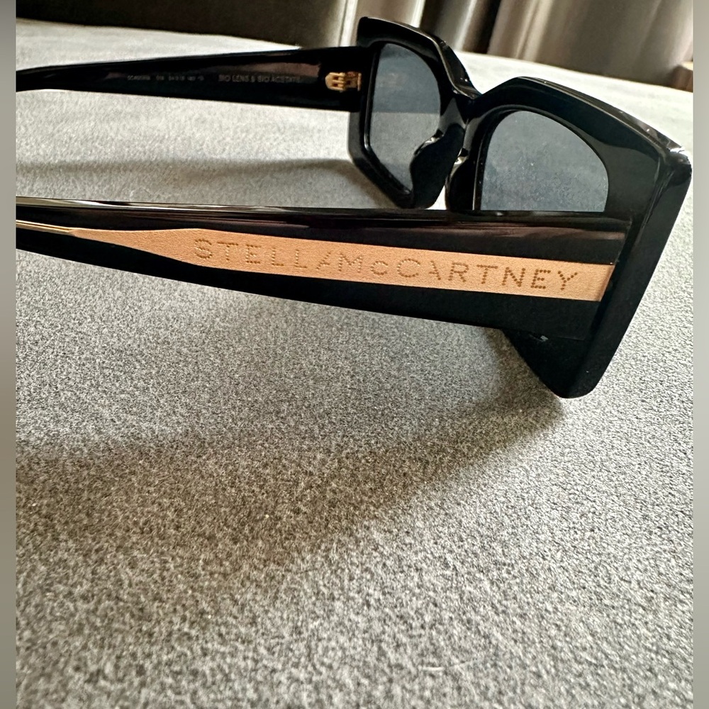 Stella McCartney Sunglasses. Black & gold. Brand new. NO scratches.Case included - Picture 7 of 11